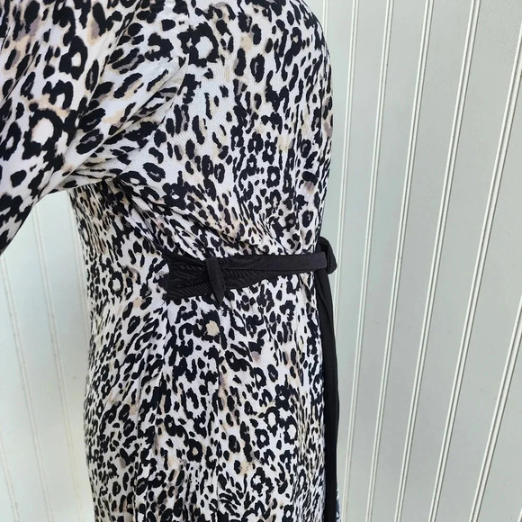 Women's Short Wrap Belted Dressing Robe Leopard Print Stretch Gray Black L - Picture 8 of 13